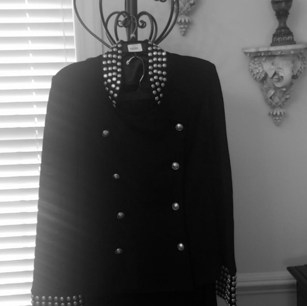 Knit suit with silver buttons